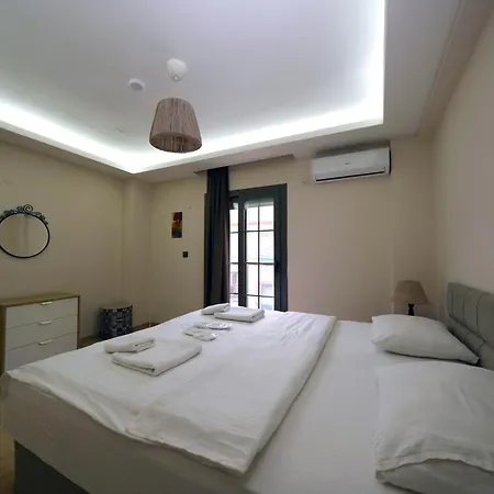 Lacasita Gazde/Camere de închiriat Urla
